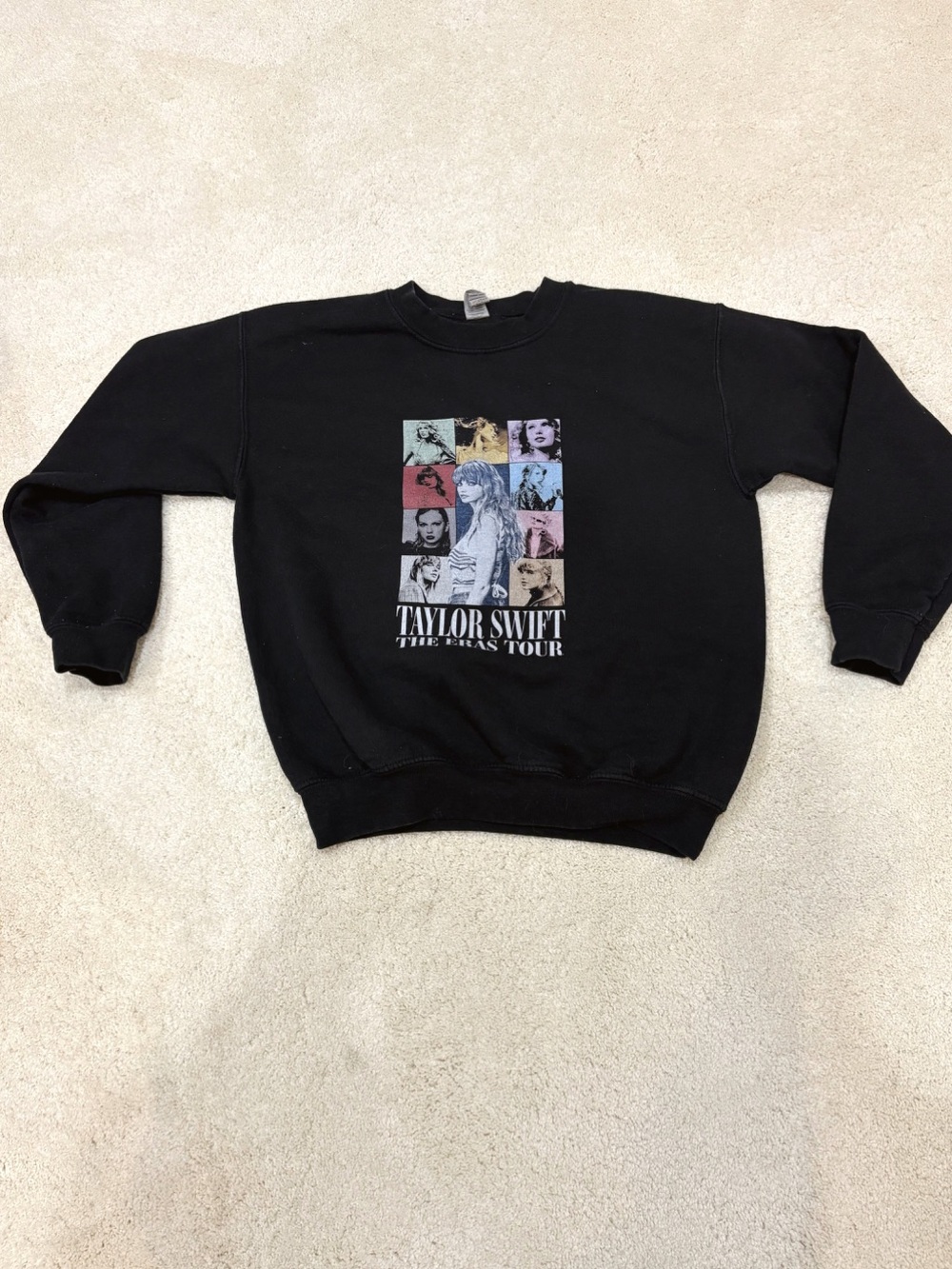 Taylor Swift The Eras Tour Gildan Crewneck Sweatshirt SIZE/ YOUTH Medium